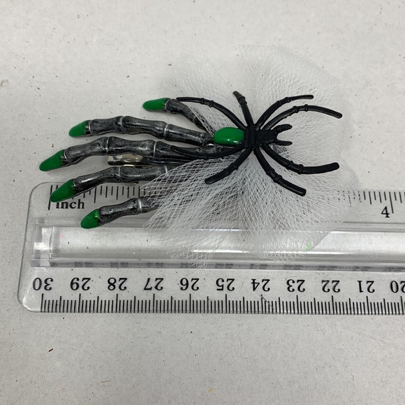 3.5” hair clip creepy hair accessory skeleton hand Day of the Dead new - Picture 12 of 16